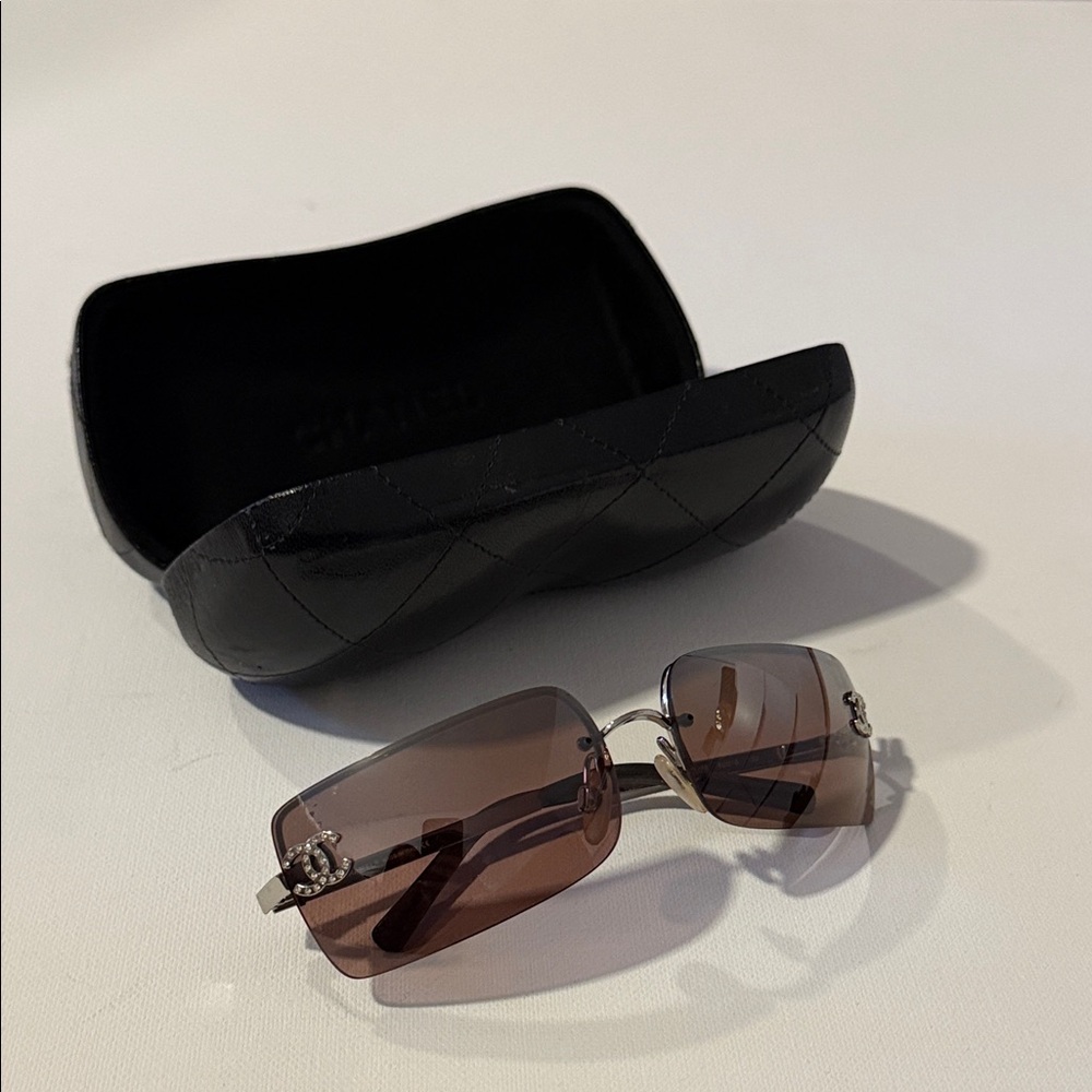 Vintage CHANEL pink sunglasses